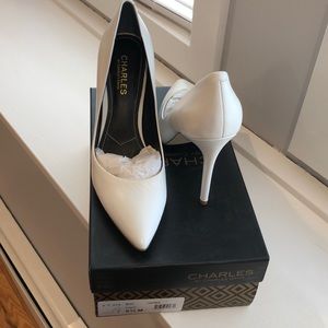 White leather pump